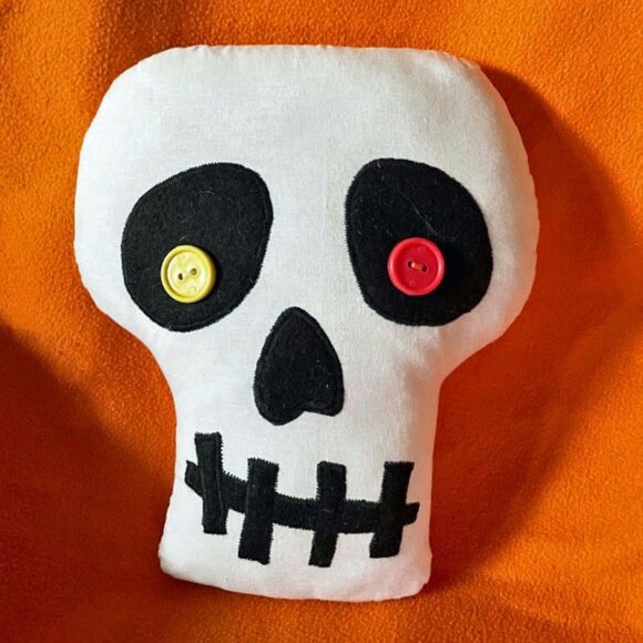 Handmade Halloween Scary Spooky Whimsical Skull & Bat Pillow Cushion Set - Picture 4 of 4